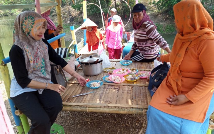 Emak-Emak Guyub Rukun di Pra TMMD Kodim Cilacap Pererat Persaudaraan