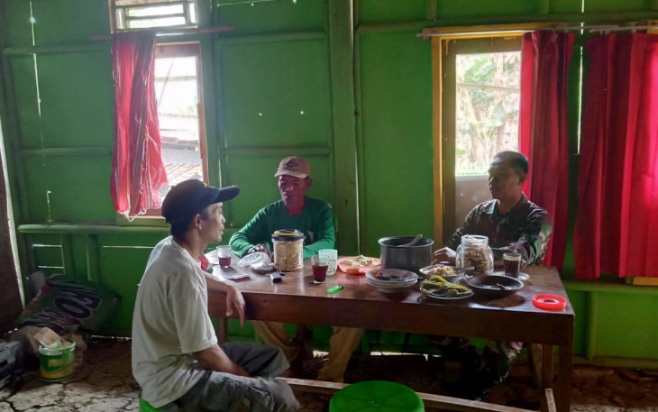 Minum Secangkir Kopi dan Sarapan Sederhana Tak Menyurutkan Semangat TNI di Pra TMMD 106