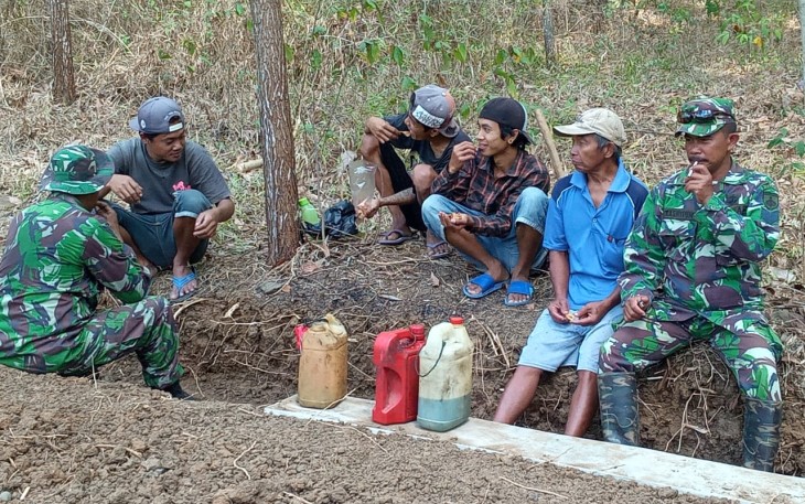 Jagongan Bareng Jalin Keakraban TNI Kodim Cilacap dan Masyarakat