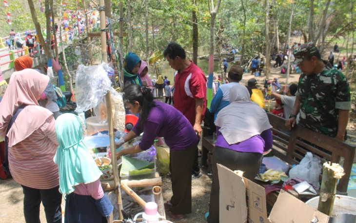 Warung Jajanan Bermunculan di Pra TMMD 106 Kodim Cilacap