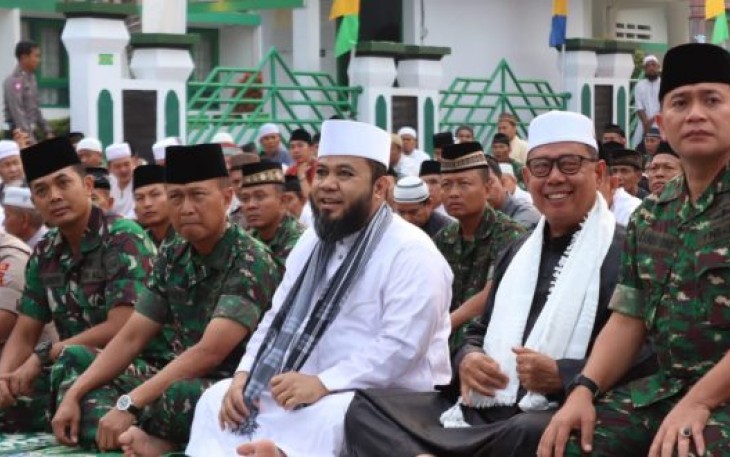 Wali Kota Bengkulu Helmi Hasan Saat Melaksanakan Sholat Istisqa Beberapa Waktu Yang Lalu 