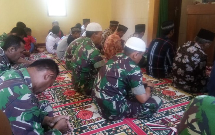 TNI Kodim Cilacap Galang Masyarakat Sholat Berjamaah