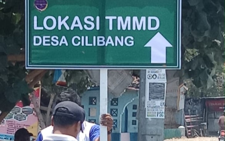 Penunjuk Jalan Lokasi TMMD 106 Kodim Cilacap Dipasang