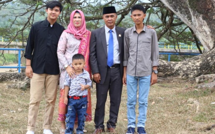 Sugeng Zonrio bersama keluarga usai pelantikan