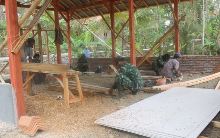 Rehab Rumah Jaidi Mulai Berdiri