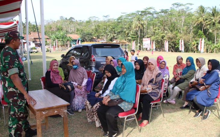 Persit Cabang XVIII Kodim Cilacap Mendukung Total TMMD 106