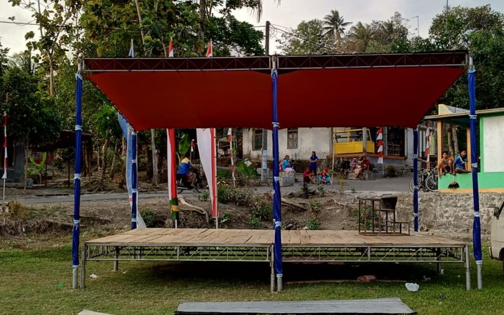 Panggung Hiburan Di Lokasi Upacara Pembukaan TMMD Siap Di Gunakan
