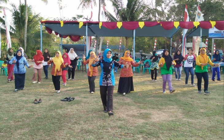 Senam Gemu Famire di Atas 