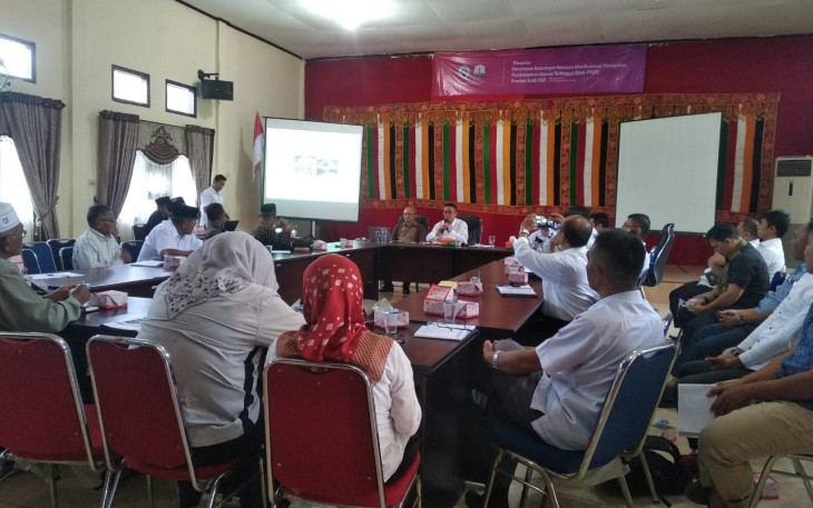 Jajaran SKPK Aceh Singkil dan Pihak Provinsi Aceh menggelar Perumusan Rancangan rencana aksi nasional percepatan pembangunan daerah tertinggal (RAN-PPDT) Provinsi Aceh 2021 diaula Bapeda Setempat
