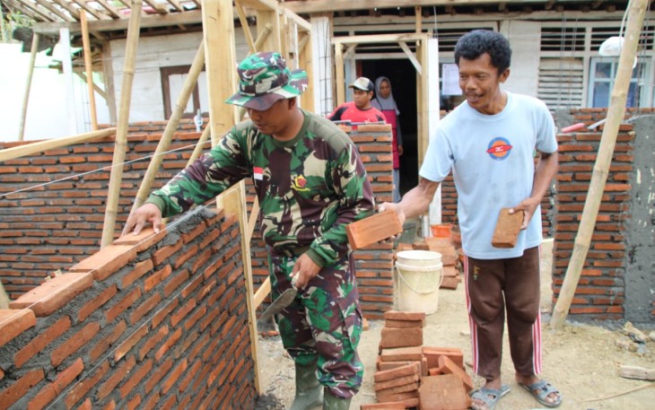 Kopda Sapto Seorang TNI yang Ahli Membangun