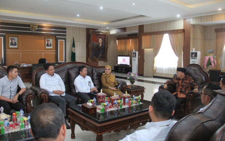 Gubernur Bengkulu Rohidin Mersyah Terima Audiensi PT PLN Bengkulu 
