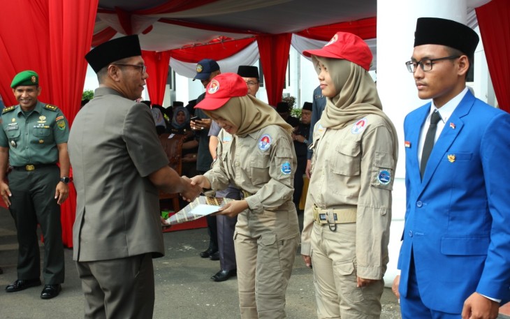 Wakil Gubernur Dedy Ermansyah Beri Penghargaan Pada Pemuda 