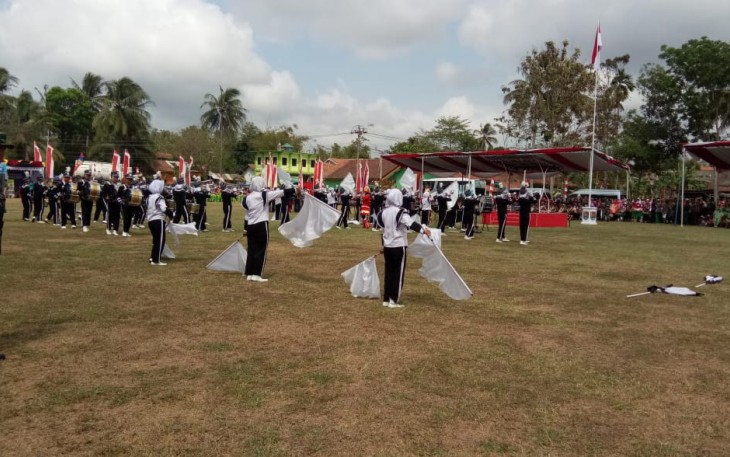 Marcing Band SMK Sampang Ikut Meriahkan Upacara Peembukaan TMMD 106 Kodim Cilacap