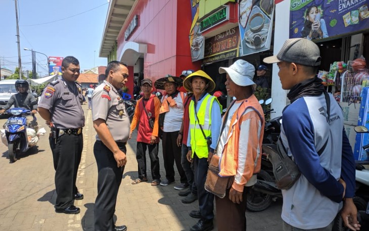 Kapolsek Batang Kota Bina Juru Parkir