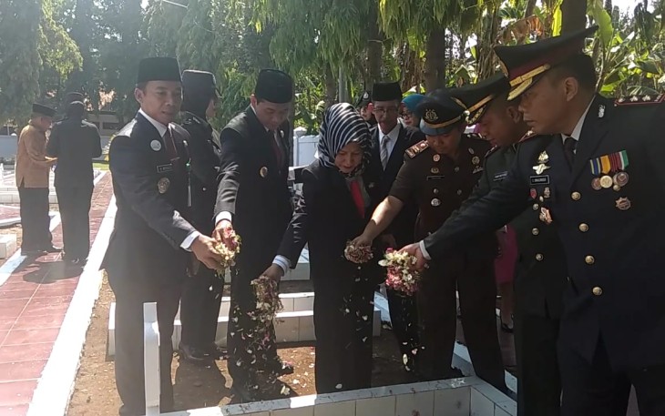 Kodim 0736 Batang Ziarah Kubur Bentuk Rasa Hormat Pada Pahlawan