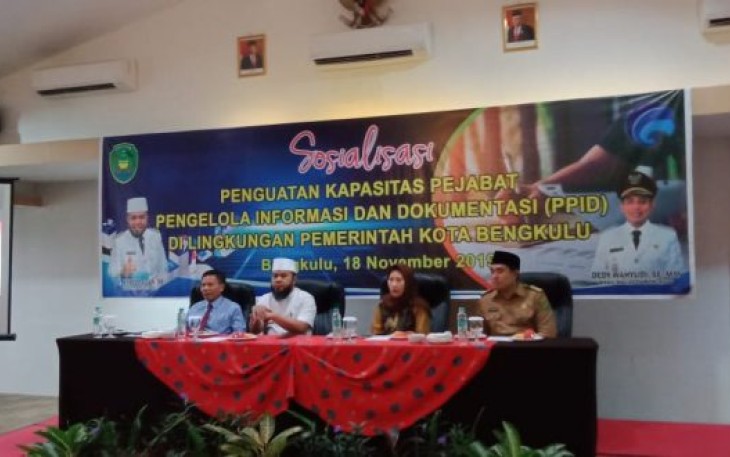 Wali Kota Bengkulu Helmi Hasan Dalam Sosialisasi Penguatan Kapasitas Pejabat Pengelola Informasi Dan Dokumentasi 
