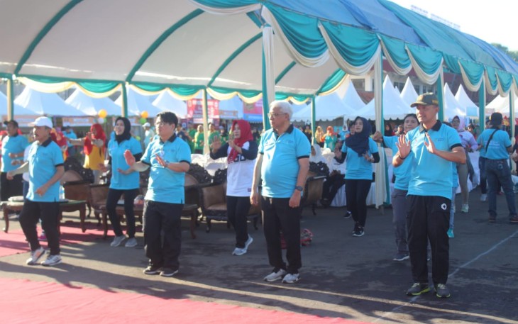 Senam bersama dalam peringatan HKN di Pati