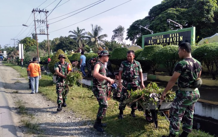 Kegiatan Karya Bakti Dalam Rangka Sambut Hari Juang TNI AD Digelar Jajaran Kodim 0209/LB