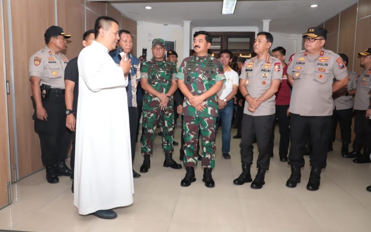 Panglima TNI Terjun Langsung Cek Pengamanan Gereja Katolik STMB Surabaya