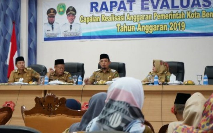 Wakil Wali Kota Bengkulu Dedy Wahyudi Pimpin Rapat Evaluasi 