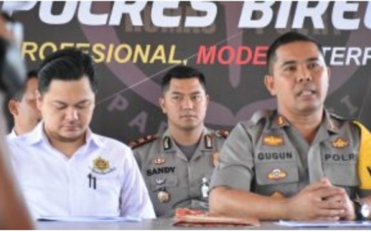 Kapolres Bireuen AKBP Gugun Hardi Gunawan SIK. MSi didampingi Kasat Reskrim Kasat Naarkoba serta Kasat Lantas Bireuen ketika gelar konfrensi pers akhir tahun di Aula Confrence Mapolres Bireuen