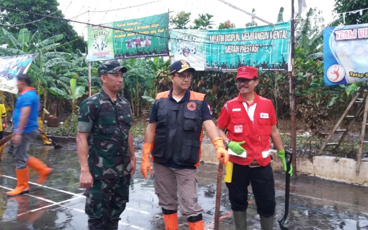 Gubernur Anies Kerja Bakti Pasca Banjir