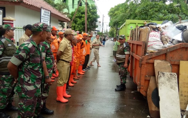 Bati Tuud Koramil 03/GP Pimpin Apel dan Karya Bhakti di  Komplek RS. Jiwa Grogol dr. Soeharto Heerdjan