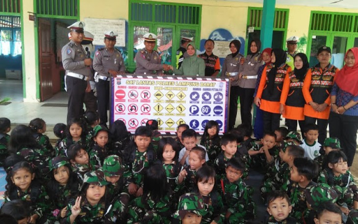 Satlantas Polres Lampung Barat Ajarkan Anak Sadar Lalulintas Sejak Dini