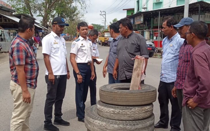 Komisi IV DPRK Aceh Utara Tinjau Persimpangan Jalan yang Belum Dilengkapi Rambu Lalu Lintas