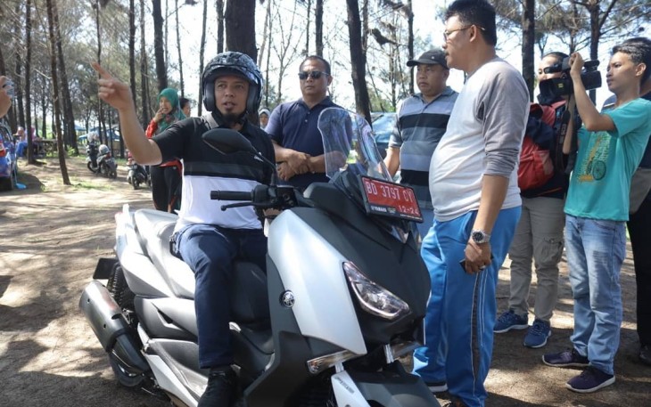 Wakil Wali Kota Bengkulu Dedy Wahyudi Tinjau OPD Bersihkan Pantai Panjang 