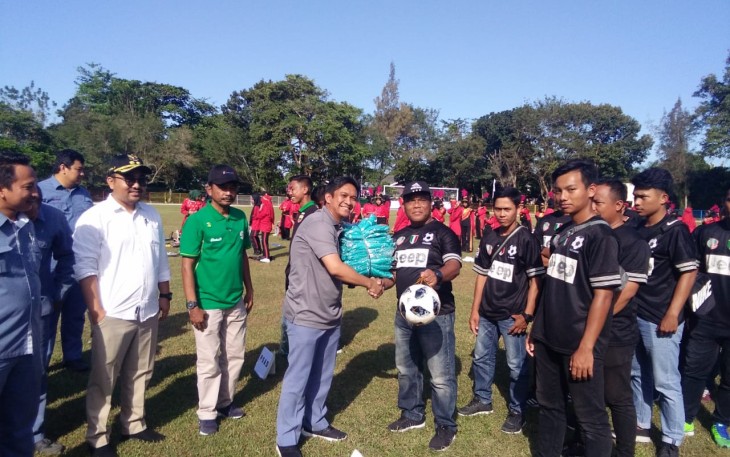 Turnamen sepak bola memperebutkan piala Inalum 