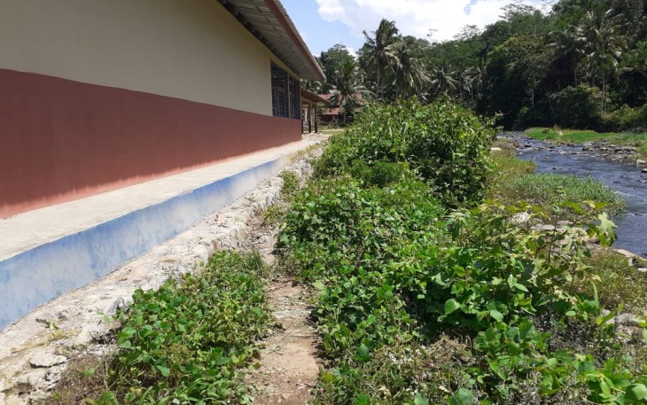 Sungai Dangkal Ancam Pemukiman dan Pasar