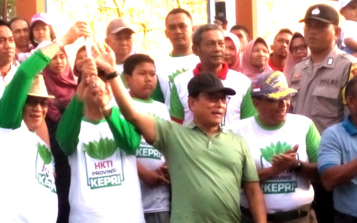 Moeldoko Hadiri Jalan Santai HKTI Kepri