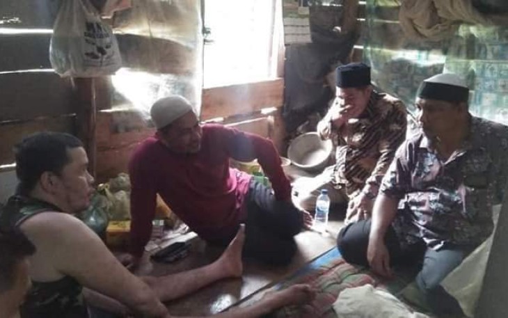 Ketua DPRK Aceh Utara kunjungi Warga Lumpuh Nisam Antara