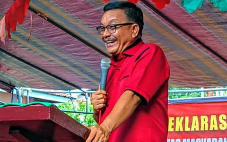 Maurits Mantiri saat memberi sambutan