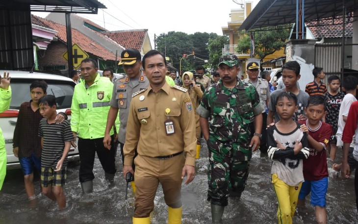Bupati bersama Dandim dan Kapolres Tinjau 8 Titik Banjir di Batang