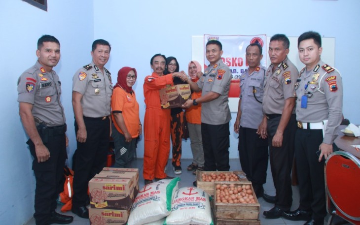 Polres Batang Berikan Bantuan Logistik