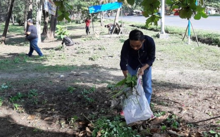 Dinas Komunikasi Informatika dan Persandian Kota Bengkulu Lakukan Kerja Bakti di Pantai Panjang 