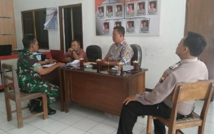 Babinsa Koramil 22 Wonosari Silahturahmi Dikantor Desa