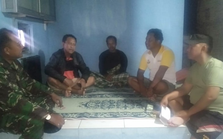 Babinsa Sertu Joko Sri Murningsih Datangi Poskampling Desa Duwet Setiap Malam