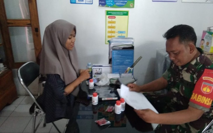 Peltu Indarto Budi Wibowo Babinsa Koramil Wonosari Komsos Dengan Bidan Desa