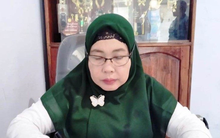 Kepala Desa Kaibahan Sri Puji Erwani (56)