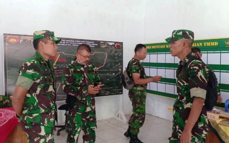 Dansatgas TMMD Reguler Pekalongan Cek Kesiapan Administrasi Posko TMMD