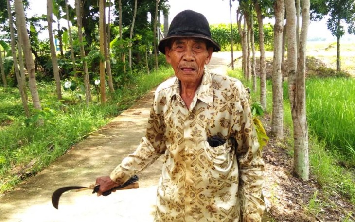 Mbah Cahyono (83)