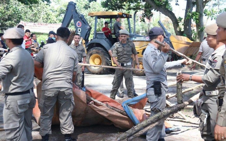 Penertipan Pedagang Kaki Lima Ilegal Diwilayah Pantai Panjang Bengkulu 