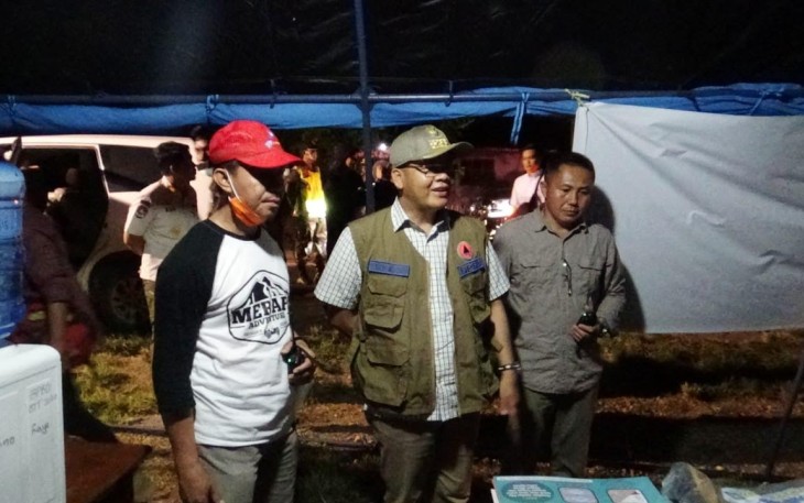 Rohidin saat memantau posko terpadu area selatan bersama FKPD