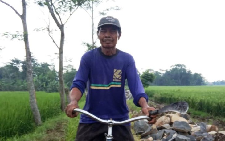 Salah satu warga desa setempat Rasco