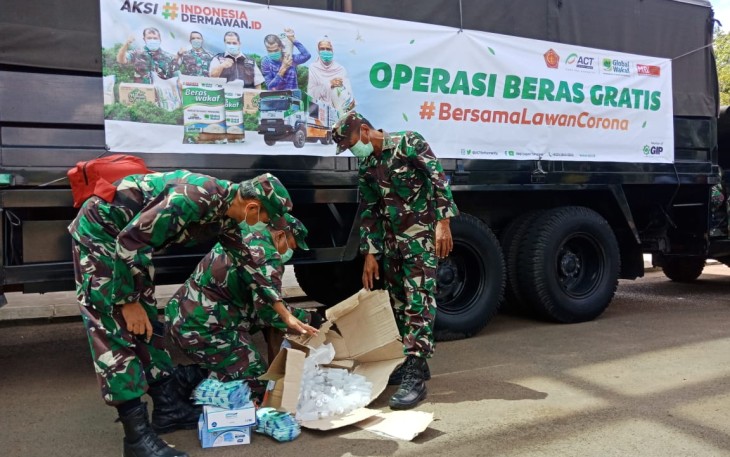 TNI Gandeng ACT Berikan Bantuan di Wilayah Jakarta Timur