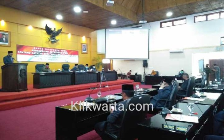 Suasana rapat paripurna DPRD Kota Blitar Penyampaian LKPJ Walikota Blitar oleh Pansus DPRD Kota Blitar 