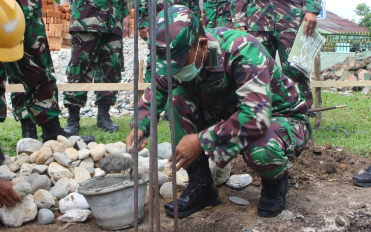 Peletakan batu pertama 